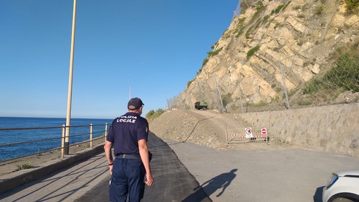 Diano Marina: dopo il rinvio dovuto all'allerta, è stato riaperto questa mattina il versante dianese dell'incompiuta (foto)