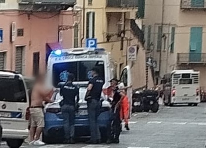 Identificati i responsabili della rissa scoppiata in via Cascione, scattato il Daspo urbano della questura Identificati i responsabili della rissa scoppiata in via Cascione, scattato il Daspo urbano della questura