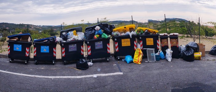 Emergenza rifiuti a Diano Marina, Roberto Manduca (Pd): “Più comunicazione da parte del Comune e di Egea e più contenitori in città”