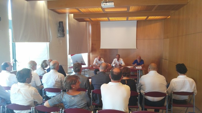Pista ciclabile, oggi la riunione per il passaggio ad Amaie Energia. Si tratta su 2 milioni 300mila euro (foto e video) Pista ciclabile, oggi la riunione per il passaggio ad Amaie Energia. Si tratta su 2 milioni 300mila euro (foto e video)