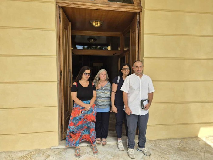 Ex Isnardi, i residenti i Prefettura: "Vogliamo poter uscire di casa tranquilli" Ex Isnardi, i residenti i Prefettura: "Vogliamo poter uscire di casa tranquilli"