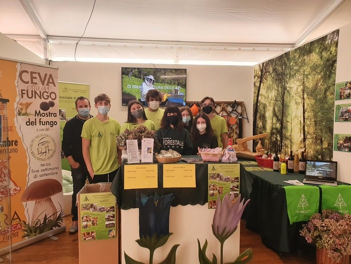 La scuola forestale Baruffi Ceva-Ormea partecipa a Olioliva a Imperia: sabato numerosi laboratori