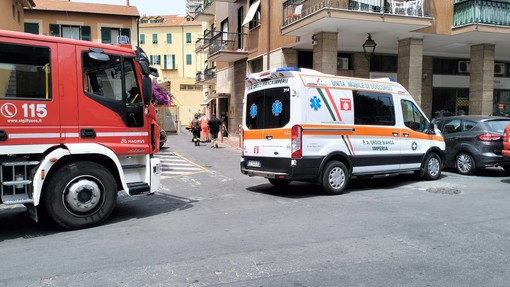 Imperia, anziano cade in casa: soccorso dai vigili del fuoco e Croce Bianca