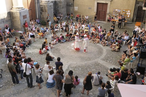 'Strigora' un giorno con le Streghe di Triora 'Strigora' un giorno con le Streghe di Triora