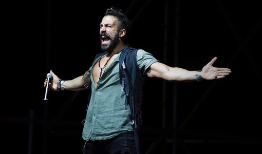 Balkan Christmas: l'arte di strada di Garibaldi, musica e inclusione con Anffas e FeetDJ animano il Natale a San Bartolomeo al Mare Balkan Christmas: l'arte di strada di Garibaldi, musica e inclusione con Anffas e FeetDJ animano il Natale a San Bartolomeo al Mare