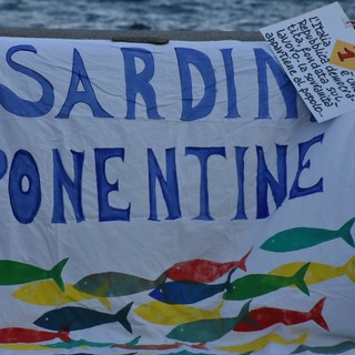 Elezioni regionali. Mercoledì le '6000 Sardine Ponentine' in treno da Diano Marina a Ventimiglia per “Young Lives Matter”