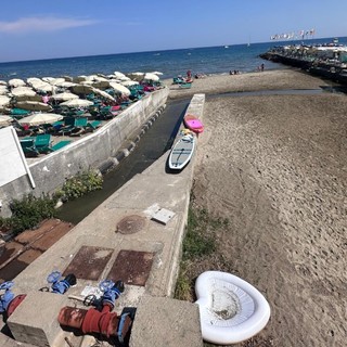 Tra anatre e ratti: la sorpresa poco piacevole sul torrente di Diano Marina Tra anatre e ratti: la sorpresa poco piacevole sul torrente di Diano Marina