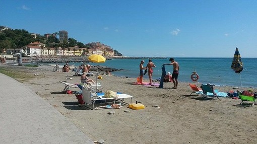 Coronavirus: ieri riunione tra Anci e comuni, l'assessore Laura Gandolfo "Imperia dice no all'ingresso a pagamento nelle spiagge libere" Coronavirus: ieri riunione tra Anci e comuni, l'assessore Laura Gandolfo "Imperia dice no all'ingresso a pagamento nelle spiagge libere"