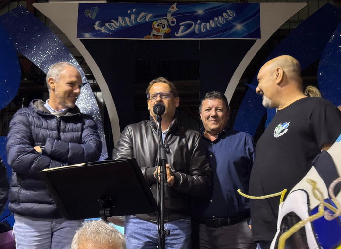 L'assessore regionale Scajola ai 55 anni della Famïa Dianese: "Un punto di riferimento per Diano Marina e tutto il golfo" L'assessore regionale Scajola ai 55 anni della Famïa Dianese: "Un punto di riferimento per Diano Marina e tutto il golfo"