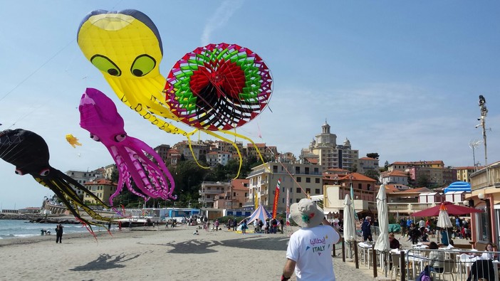 Festival Internazionale di Aquilonismo a Imperia Festival Internazionale di Aquilonismo a Imperia