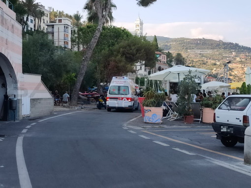 Bordighera, bambina di 5 anni rischia di annegare: salvata da una guardia giurata