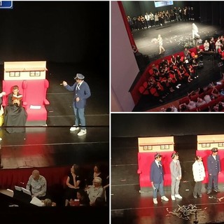 "Allontanarsi dalla linea gialla": il Teatro Cavour applaude il talento degli studenti dell'I.C. Littardi (Foto)
