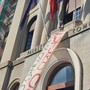 Fratelli d’Italia Imperia attacca Scajola per lo striscione in Comune: "La città ha bisogno di lavoro, non di propaganda ideologica" Fratelli d’Italia Imperia attacca Scajola per lo striscione in Comune: "La città ha bisogno di lavoro, non di propaganda ideologica"