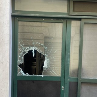 In manette il ladro delle 'spaccate': arrestato il responsabile dei furti nel centro di Imperia In manette il ladro delle 'spaccate': arrestato il responsabile dei furti nel centro di Imperia