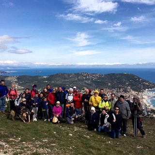 San Bartolomeo al Mare: ‘Sui sentieri del Golfo’, ben 66 partecipanti al primo Trekking urbano (foto)