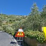 Nuova viabilità per i lavori della rotatoria, in via Diano Calderina il senso unico ma c’è chi continua a percorrerla contromano Nuova viabilità per i lavori della rotatoria, in via Diano Calderina il senso unico ma c’è chi continua a percorrerla contromano