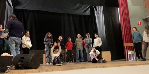 Il Fondo Leone torna a teatro dopo sei anni: bambini in scena per la solidarietà