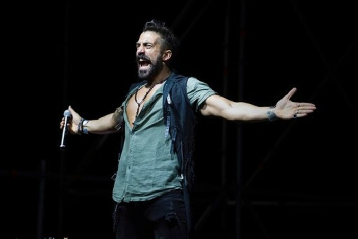 Rassegna culturale 'Balkan Christmas’ ideata e diretta dall'artista Simone Alessio a San Bartolomeo al Mare Rassegna culturale 'Balkan Christmas’ ideata e diretta dall'artista Simone Alessio a San Bartolomeo al Mare