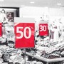 ACCADDE OGGI, 18 AGOSTO 1984. Via ai saldi: partenza a rilento nonostante ribassi al 50%