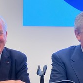 Scajola torna in Forza Italia: entusiasmo negli Azzurri, attacchi dal Pd Scajola torna in Forza Italia: entusiasmo negli Azzurri, attacchi dal Pd