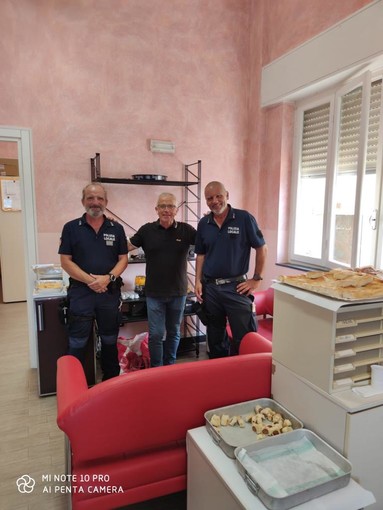 Santo Stefano al Mare: nuova sede per la Polizia Municipale e tre sequestri nell'ambito del progetto 'spiagge sicure' (Foto)