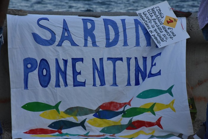 Le 'Sardine Ponentine' sulla crisi di Governo "Un passaggio ulteriore di una crisi permanente della classe dirigente italiana" Le 'Sardine Ponentine' sulla crisi di Governo "Un passaggio ulteriore di una crisi permanente della classe dirigente italiana"
