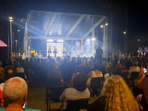 San Bartolomeo al Mare: folto pubblico per lo spettacolo della scuola di danza Scenart (foto)