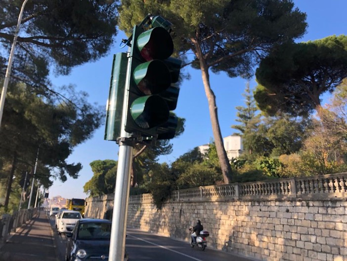 Imperia, in arrivo due nuovi semafori in città Imperia, in arrivo due nuovi semafori in città