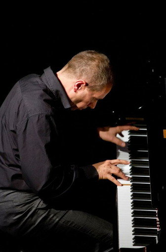 Concerto del pianista Simone Gragnani al Santuario di Montegrazie di Imperia Concerto del pianista Simone Gragnani al Santuario di Montegrazie di Imperia