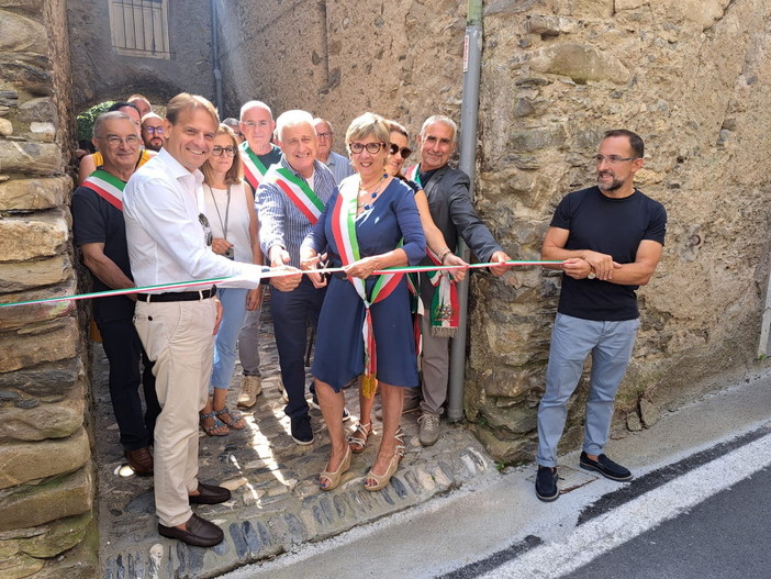 A Borghetto d’Arroscia inaugurato il primo dei due interventi di rigenerazione urbana finanziati dalla Regione Liguria A Borghetto d’Arroscia inaugurato il primo dei due interventi di rigenerazione urbana finanziati dalla Regione Liguria