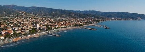 San Bartolomeo al Mare, al via l'igienizzazione delle isole informatizzate per la raccolta differenziata San Bartolomeo al Mare, al via l'igienizzazione delle isole informatizzate per la raccolta differenziata