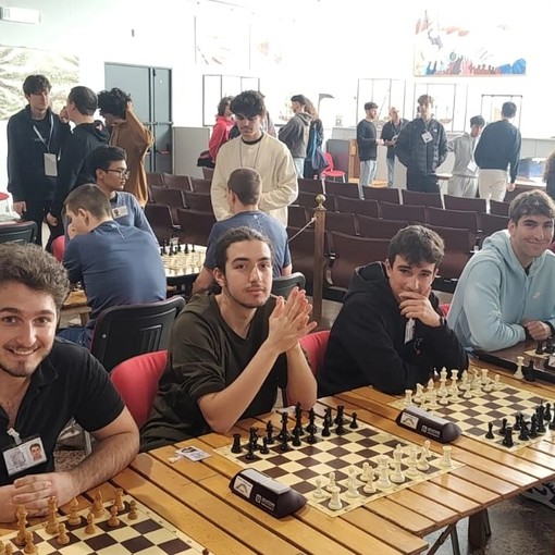 I liceali imperiesi come Kasparov, vincono e volano alle finali nazionali I liceali imperiesi come Kasparov, vincono e volano alle finali nazionali
