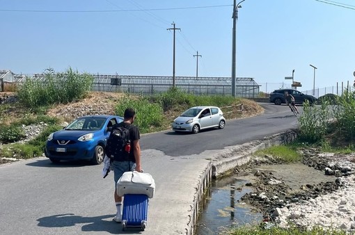 Diano Marina, la navetta per la stazione 'salta' la corsa delle 11: viaggiatori a piedi
