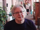'Quei mandarini profumano ancora': il ritorno letterario di Stefano Delfino tra memoria, ironia e impegno civile 'Quei mandarini profumano ancora': il ritorno letterario di Stefano Delfino tra memoria, ironia e impegno civile