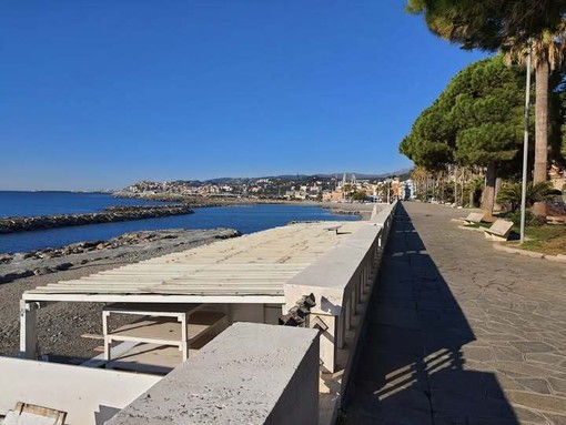 Imperia, revocato il divieto di balneazione alla Spianata Imperia, revocato il divieto di balneazione alla Spianata