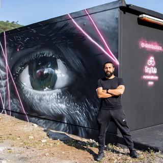 A Imperia l’opera di street art per le cabine di E-Distribuzione celebra il Giro d’Italia
