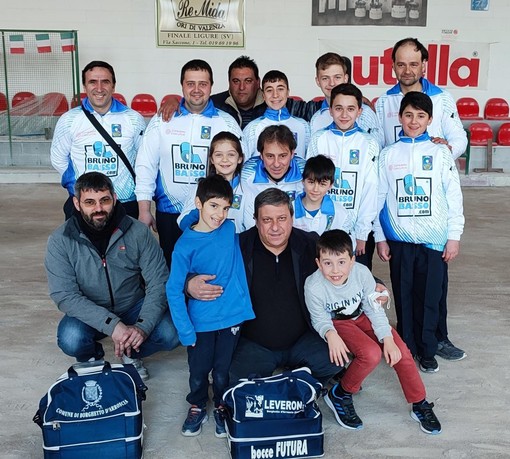 Borghetto d'Arroscia: i giovani della Scuola Bocce Leverone fianco a fianco con i campioni della Ligue Sport Boule M1
