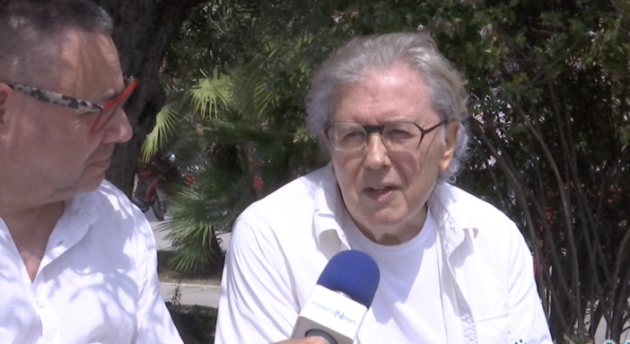 Lo scrittore e giornalista Stefano Delfino ospite della rassegna 'Voci d'Autore' alla Biblioteca Spazio Raro di Imperia Lo scrittore e giornalista Stefano Delfino ospite della rassegna 'Voci d'Autore' alla Biblioteca Spazio Raro di Imperia