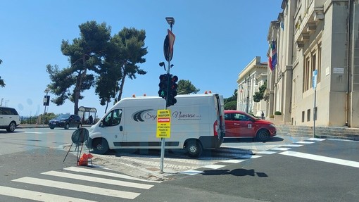 Imperia: semaforo di piazza della Vittoria, si cambia