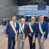Sindaci dell’entroterra a Bruxelles: l’Europa apre nuove prospettive per coesione sociale e rigenerazione urbana Sindaci dell’entroterra a Bruxelles: l’Europa apre nuove prospettive per coesione sociale e rigenerazione urbana