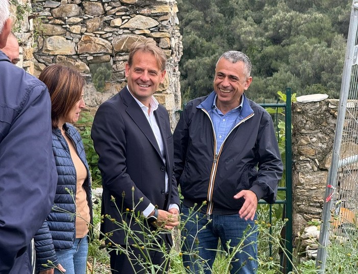 Urbanistica, l'assessore regionale Scajola a Castellaro: "200 mila euro per il primo lotto di un progetto ambizioso per il paese" (foto)