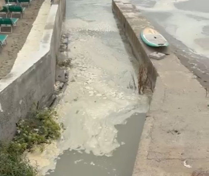 IL CASO/Emergenza acque nere a Diano Marina, cresce la tensione tra Amministrazione e cittadini