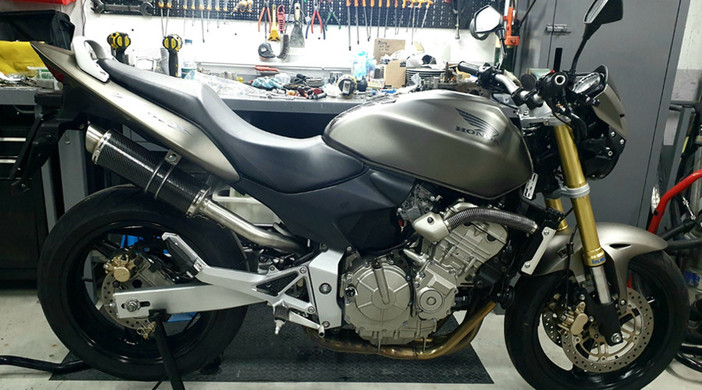 Modificare una Honda Hornet 600 oggi: cosa ha senso aggiornare davvero
