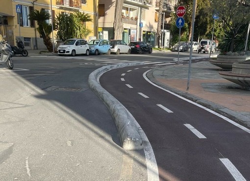 Incidente sulla ciclabile a pettine della Spianata: la denuncia corre sui social