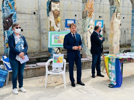 San Lorenzo al Mare: l’assessore regionale Marco Scajola premia gli studenti della Scuola Secondaria San Lorenzo al Mare: l’assessore regionale Marco Scajola premia gli studenti della Scuola Secondaria