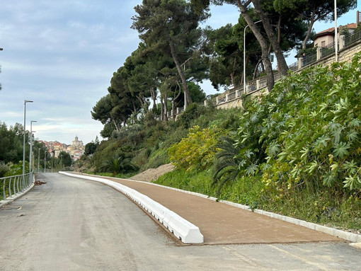 Pista ciclabile, il Comune di Imperia affida la cura del verde alla Green System