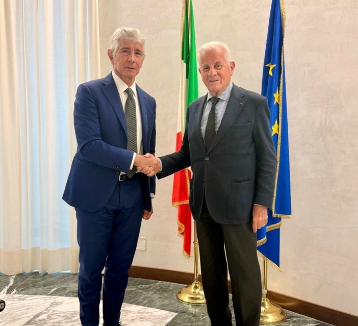 Imperia punta sullo sport d’eccellenza: accordo con la FIN e nuovi investimenti sugli impianti Imperia punta sullo sport d’eccellenza: accordo con la FIN e nuovi investimenti sugli impianti
