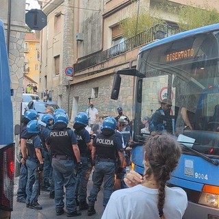 Scontri prima del derby di Coppa Italia del 2021: condanna per un ultras della Sanremese, assolto il coimputato