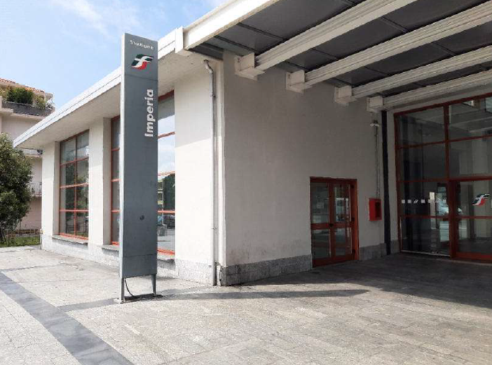 RFI affitta uno spazio commerciale all’interno della stazione ferroviaria di Imperia RFI affitta uno spazio commerciale all’interno della stazione ferroviaria di Imperia