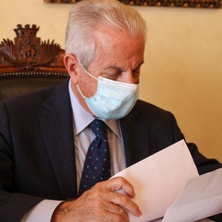 Obbligo mascherina, l'appello del sindaco di Imperia Scajola: "Osservate in maniera scrupolosa le disposizioni" Obbligo mascherina, l'appello del sindaco di Imperia Scajola: "Osservate in maniera scrupolosa le disposizioni"